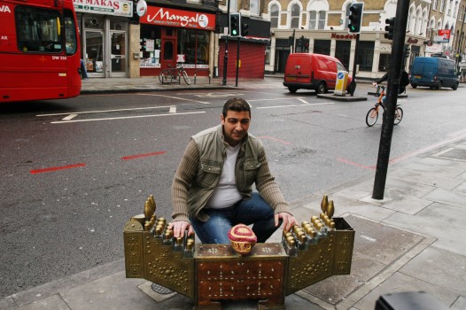 Turkish shoeshiner gets UK work permit