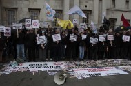 Suriye’deki katliamlara protesto