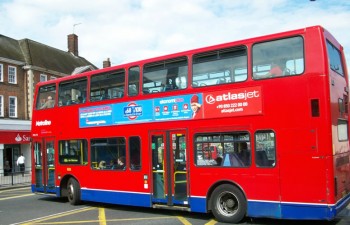 Atlasjet reklamları Londra otobüslerinde