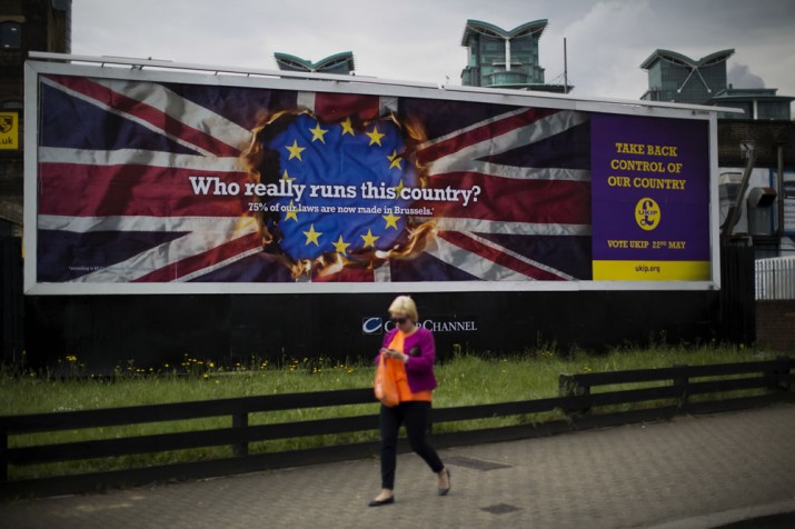 UKIP’in “ırkçı” afişlerine tepki var