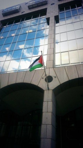 Belediye binasına asılan Filistin bayrağı indirildi