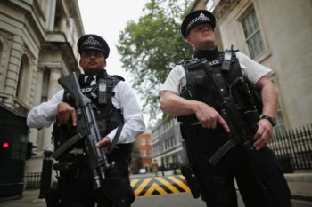 İngiliz polisinden yeni terör operasyonları
