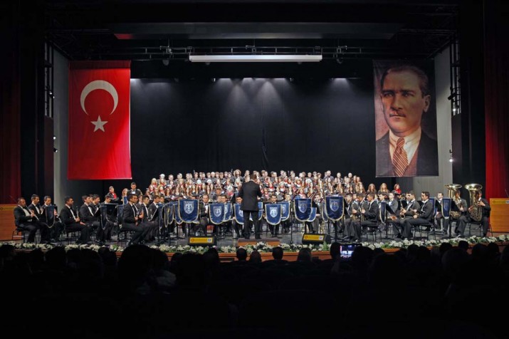 Askeri bando ve opera sanatçısı Burak Gülşen Kraliçe’nin Çanakkale etkinliklerinde