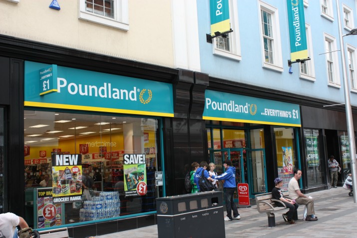 Poundland milyarlık satış yapıyor