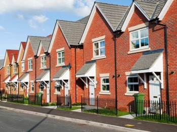 Britanya’da ev fiyatları yine yükselişte