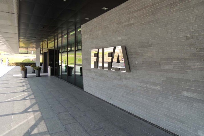 FIFA radikal değişikliklere hazırlanıyor: Futbola basketbol sistemi