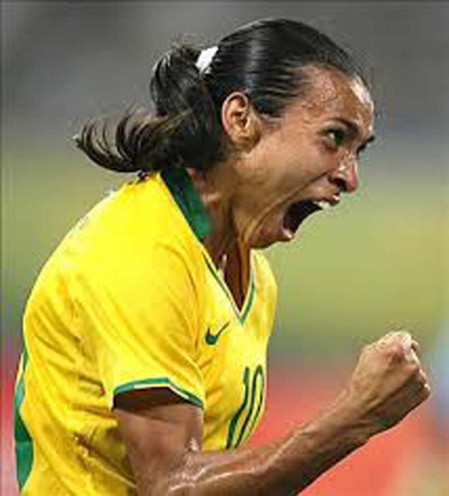 Marta’dan rekor: 15 gol