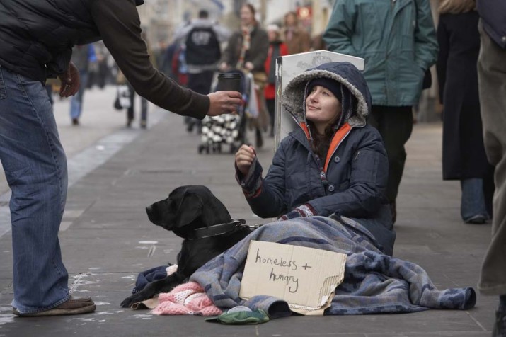 Sokaktaki evsizlere £1,000 ceza