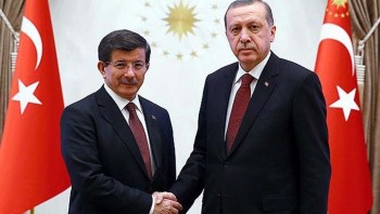 AKP’de Davutoğlu ve ekibi “kesin ihraç” istemiyle disipline sevk edildi