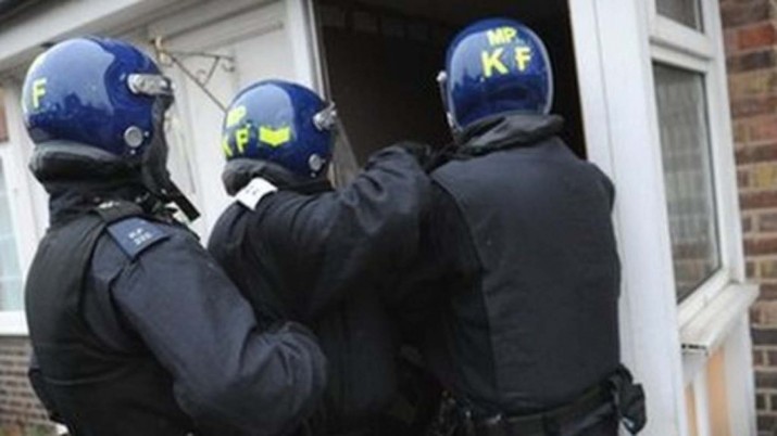 Polis baskınlarında 11 kişi tutuklandı