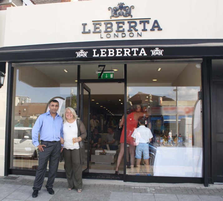 Teknolojiyi mobilya ile buluşturtan Leberta London açıldı
