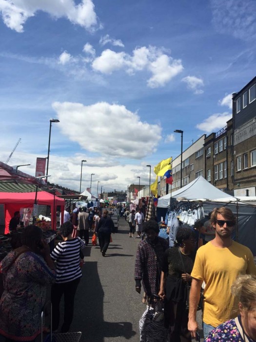 Dalston’da emekli kadına saldırı