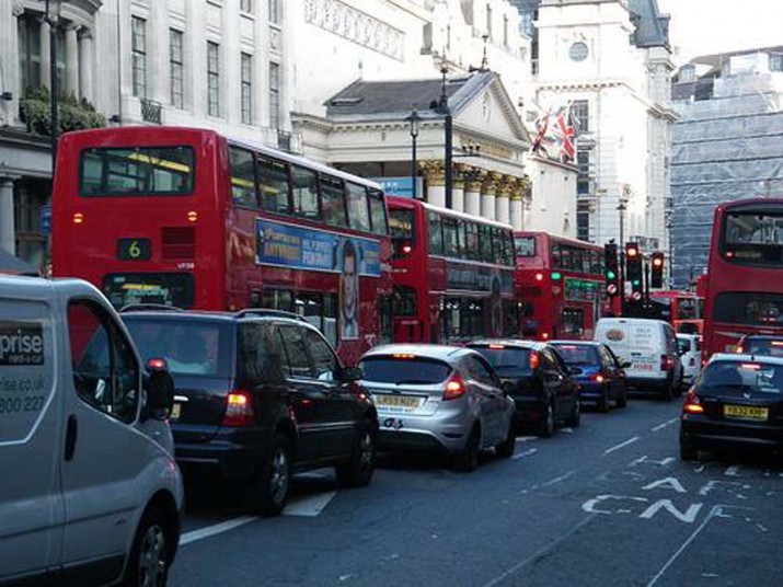 Avrupa’nın en yoğun trafiği Londra’da