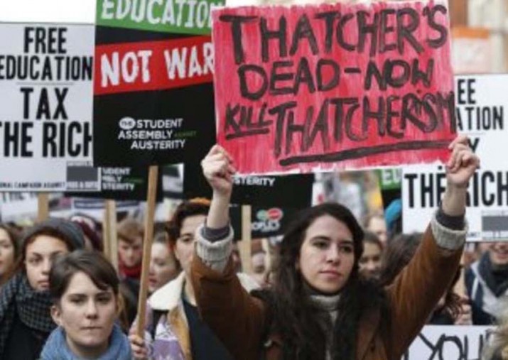 Londra’da öğrenciler parasız eğitim için yürüyecek