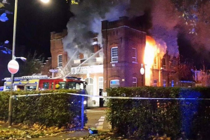 Tottenham’da kilisede yangın!