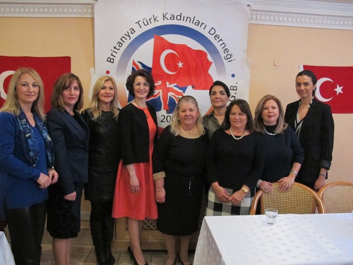 Britanya Türk Kadınları Derneğinden yeni yıl çayı
