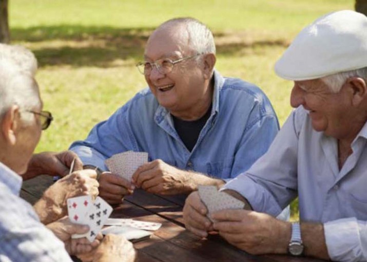 En mutlu insanlar 65-79 yaş grubundakiler