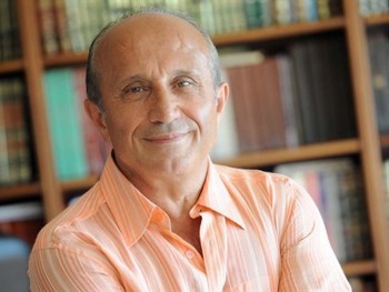 Prof. Dr. Yaşar Nuri Öztürk Londra’ya geliyor