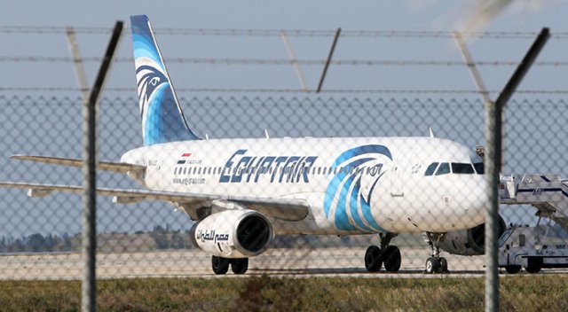 Kaçırılan uçak Kıbrıs’a acil iniş yaptı