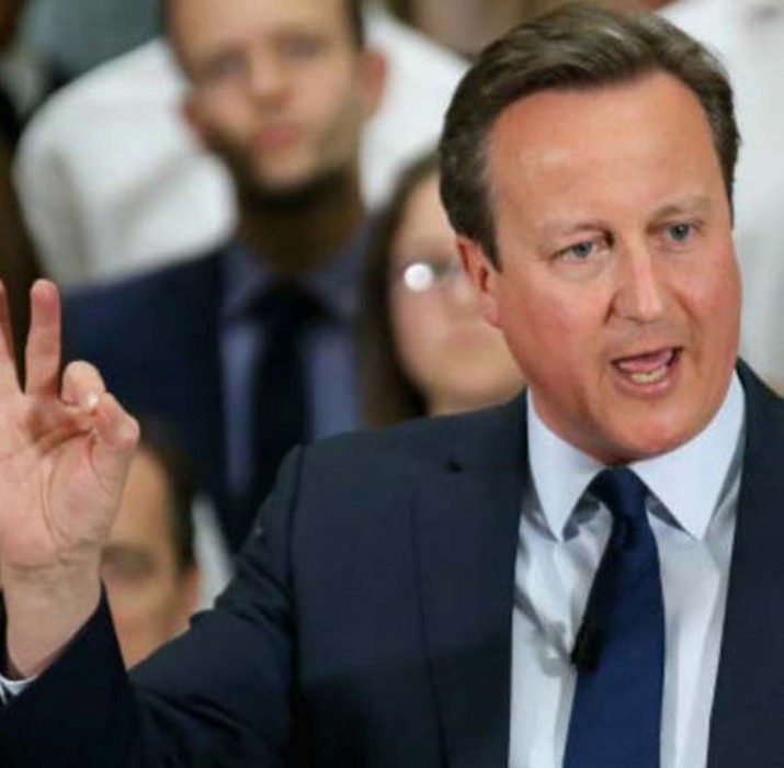 İngiltere’de muhalefet Başbakan Cameron’u riyâkarlıkla suçluyor