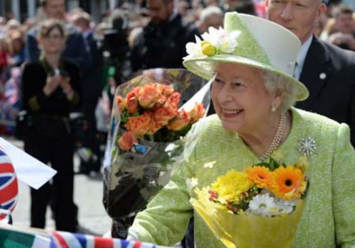 Kraliçe’ye 50 bin sterlin maaşlı editor aranıyor