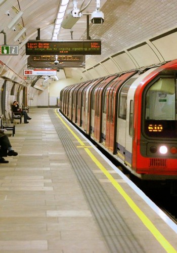 Londra Metrosunun su altında kalması an meselesi