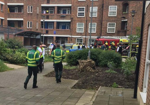 Hackney’de patlama ve yangın: Bir ölü, üç yaralı