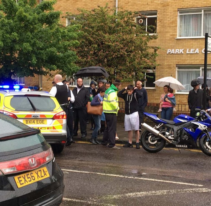 Stamford Hill’deki kazada bir çift yaralandı