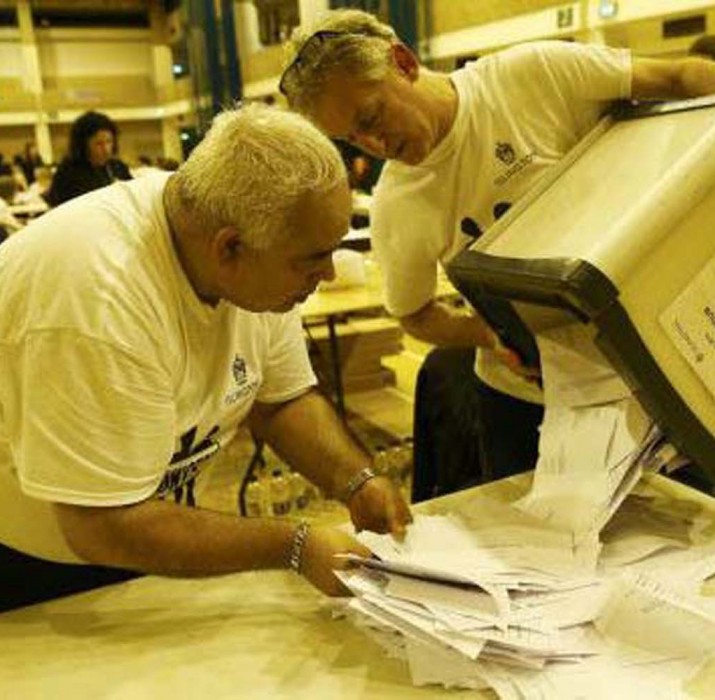 İngiltere’nin AB referandumunda ilk sonuçlar