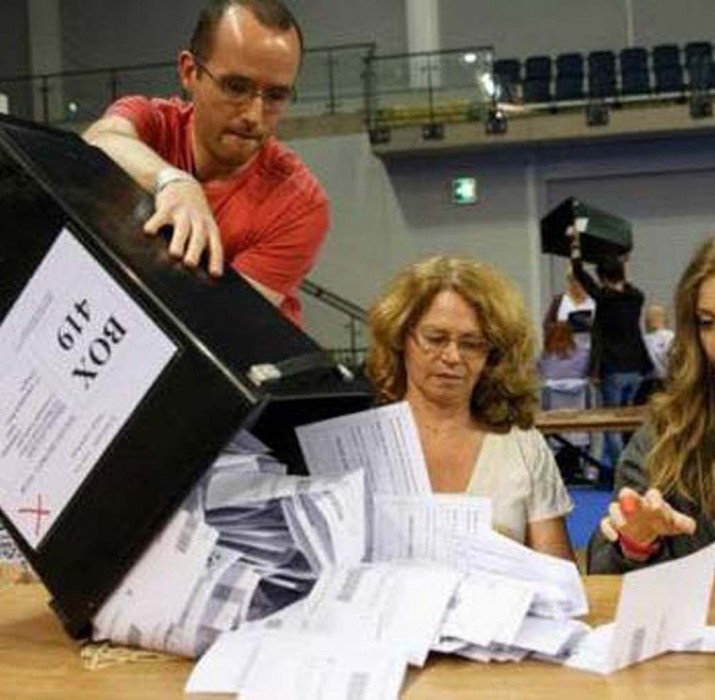 Mixed initial results as Brexit votes counted