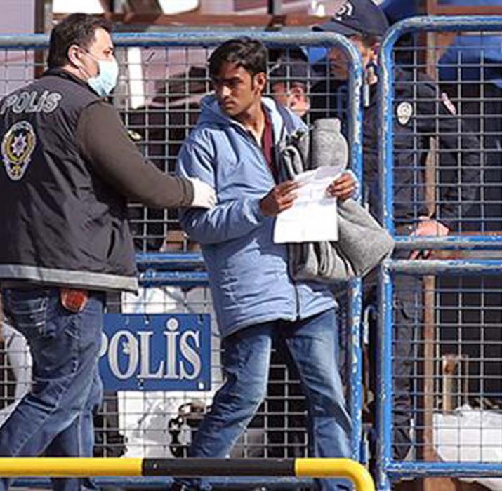 Amnesty tells EU to halt ‘illegal’ refugee returns to Turkey