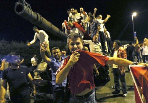 FT: Suriyeli mülteciler Erdoğan için sokaklara çıktı