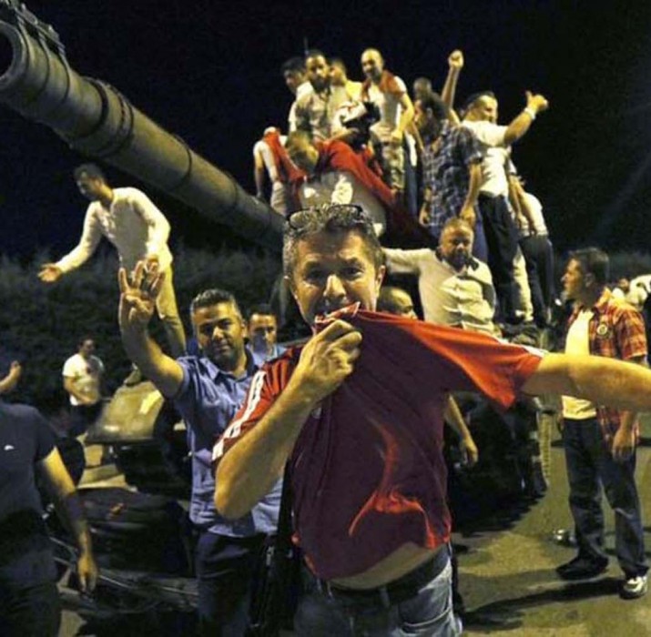 FT: Suriyeli mülteciler Erdoğan için sokaklara çıktı
