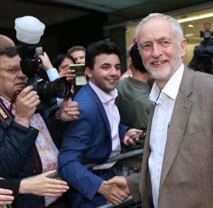 Jeremy Corbyn, İşçi Partisi’ndeki kritik oylamayı kazandı