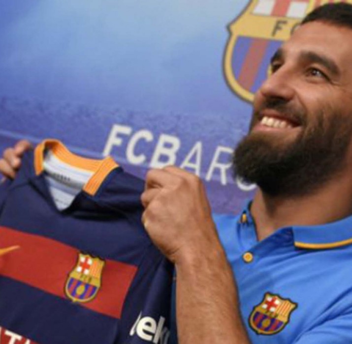 Chelsea, Arda Turan için Barcelona ile görüşüyor