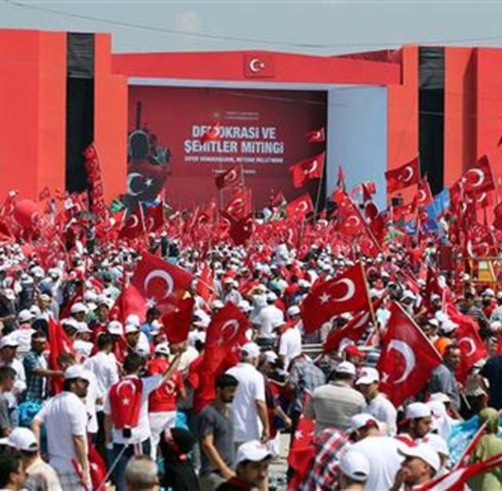 Yenikapı’da üç partinin katılımıyla ‘Demokrasi ve Şehitler mitingi’