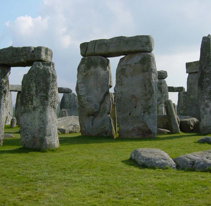 Stonehenge megalitleri: Bilim insanları 5 bin yıllık ‘asılı taşlar’ın gizemini çözdü