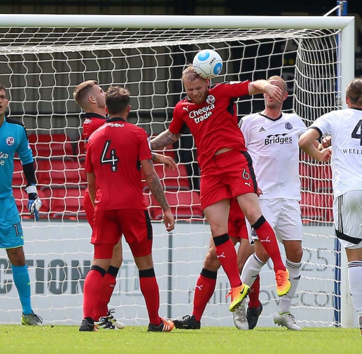 Crawley Town’da kaleci Yusuf güven verdi