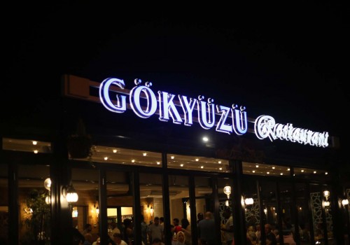 Gökyüzü Restaurant’ta Cumartesi gecesi yoğunluğu