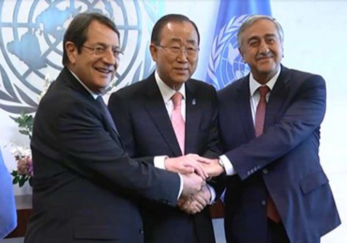 BM’deki Kıbrıs için üçlü zirvede el sıkıştılar