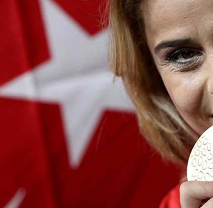 Nazmiye Muratlı’dan  Dünya Rekoruyla gelen altın madalya
