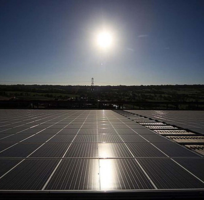 İngiltere’de güneş panelleri, kömürden çok enerji üretti