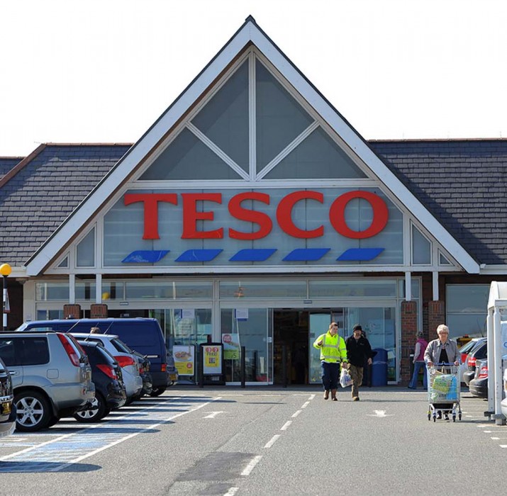 Supermarket Tesco sees sales rise again