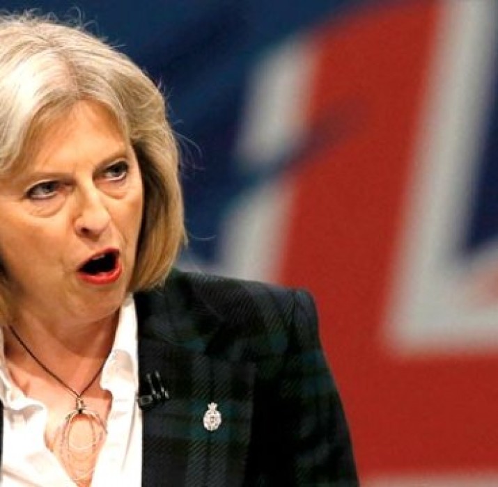 İngiltere Başbakanı May’e “Tiranlık” suçlaması