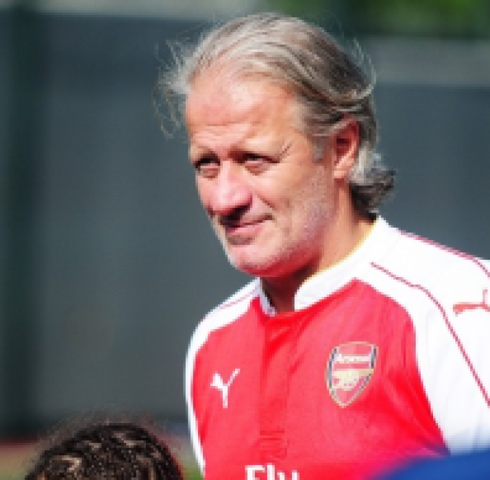 Tugay Kerimoğlu, Arsenal Soccer School’da ders verdi