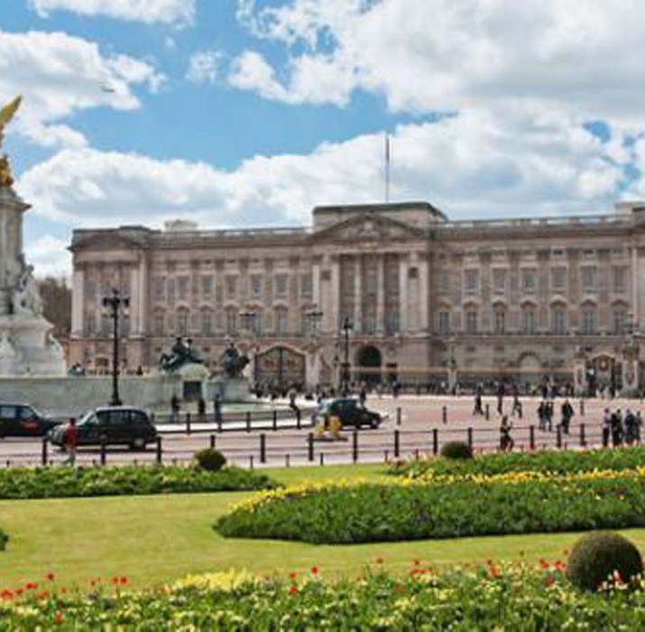 Kraliçe’nin Sarayı için 369 milyon sterlin ayrıldı