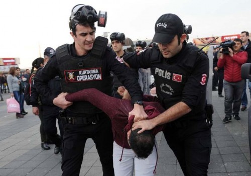 Economist: Siz Trump’ı izlerken  Türkiye muhalifleri tutukluyor
