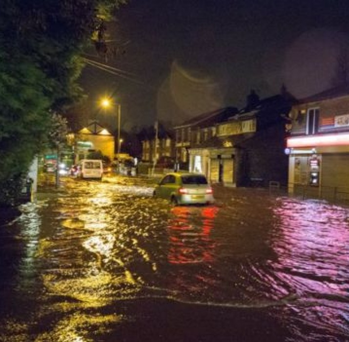 UK flooding: Heavy rain and strong winds warning