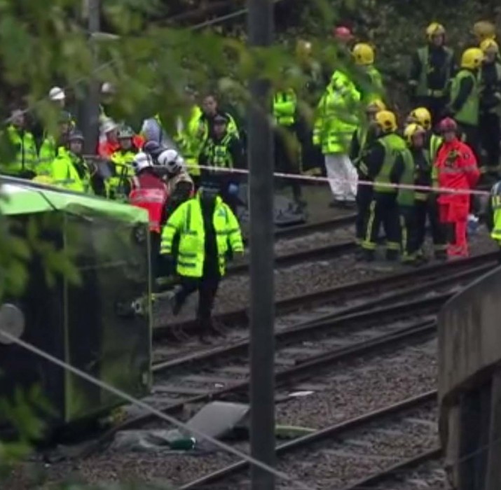 Croydon’daki tramvay kazasında 7 kişi öldü, 51 yaralı var