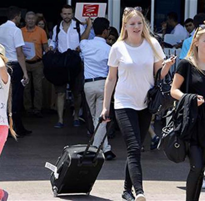 Foreign tourist arrivals to Turkey drop 26 percent in October